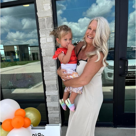 Meet your Posher, Belinda - Picture 2 of 2